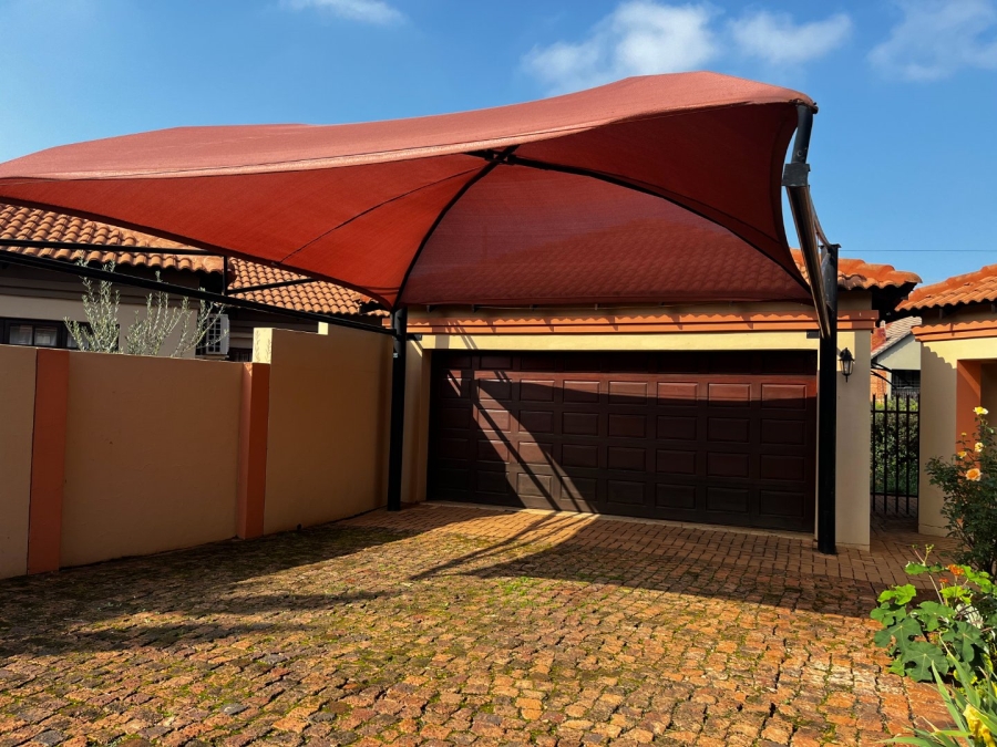 To Let 2 Bedroom Property for Rent in Melodie North West